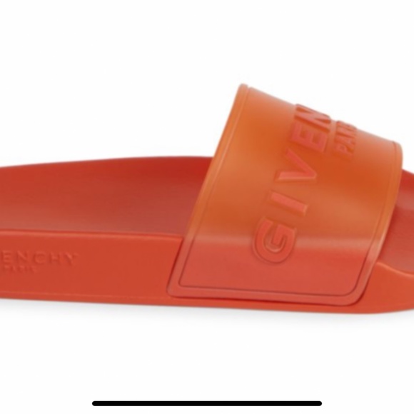 Sandals_&_Flip_Flops
